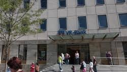 Georg zwerger blickt auf eine spannende entwicklung seiner karriere zurück. Vr Bank Passau Wikipedia