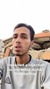 NOW OUTSIDE GLASGOW UNI COURT MEETING ‼️ Management have the entire main  building