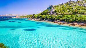 Sardinna) est une île de la méditerranée occidentale, située à l'ouest de la péninsule italienne et au sud de la corse. Sardaigne Le Guide De Voyage Du Figaro Sardaigne Lune De Miel Voyage Sardaigne