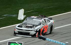 Unlike european racing, nascar announces the distance the race will cover and it will continue until that distance has been covered. Daytona Xfinity Series Driver Loses Hood At Full Speed
