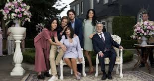 2 3 la trama gira en torno a una próspera floristería familiar, que desprende mucha felicidad y unión entre los que la componen. Se Suman Integrantes De Lujo En La Segunda Temporada De La Casa De Las Flores