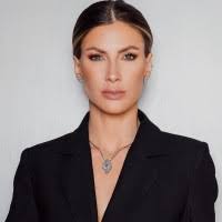 3600+ perfis com “Hannah In”