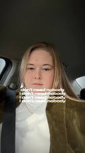 Hannah Waltman's Instagram, Twitter & Facebook