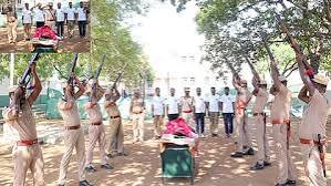 திருநெல்வேலியில் மோப்ப நாய் சீஸருக்கு 24 குண்டுகள் முழங்க இறுதி மரியாதை | 24 gunshots fired in Tirunelveli to pay last respects to sniffer dog Caesar