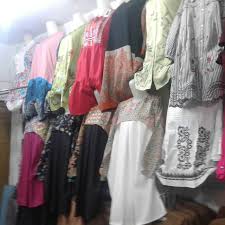 Unduh stok foto payudara besar di stok agen fotografi terbaik dengan jutaan stok foto, gambar dan lukisan premium berkualitas tinggi bebas royalti dengan harga yang wajar. 3 Dara Collection Toko Pakaian