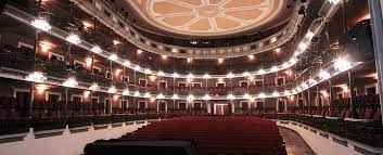 La acústica de la concha que envuelve el escenario proyecta la música como casi ningún otro foro en que se toque este tipo de música. Teatro Angela Peralta M And Y Series Vrf Case Study