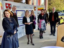 7 777 tykkäystä · 766 puhuu tästä. Ministerinnen Zweisprachigkeit Ist Ein Vorteil Villach