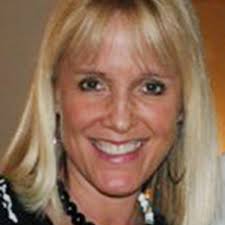 Holly Knudson's Instagram, Twitter & Facebook