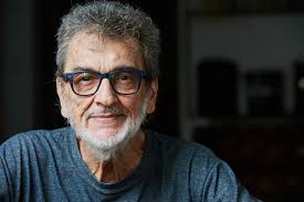 Edelmiro Molinari: los años de Almendra, su vida en Estados Unidos, el amor  que lo trajo de vuelta y los dos tipos de cáncer que superó