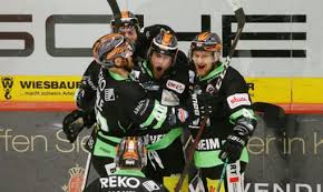 Bauer polo shirt eishockey bietigheim steelers. Wer Steigt Auf Bietigheim Steelers Oder Kassel Huskies Der Aufstieg Ist Zum Greifen Nah Bietigheim Steelers Bietigheimer Zeitung