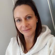 Zeg dat het je spijt, papa!: Twee doodsbange kleine meisjes, een  geweldadige vader.: Walker, Caryn, Watson-Brown, Linda: 9789089758439:  Amazon.com: Books