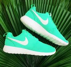 Imagini pentru we heart it nike