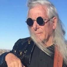 Billy Wills's Instagram, Twitter & Facebook