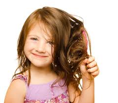 فرد الشعر للاطفال فرد شعر الاطفال طرق تنعيم الشعر طبيعيا موقع