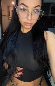 Lucy Dutton's Instagram, Twitter & Facebook