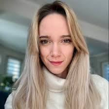 Nicole Mysliwiec's Instagram, Twitter & Facebook