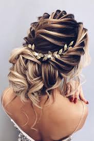 Curly Wedding Hairstyles From Playful To Chic Wedding Forward Stylish Hair Long Hair Styles Elegant Wedding Hair