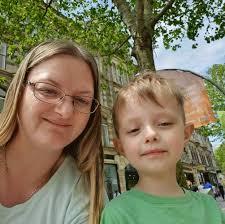 Help!!! Granddaughters got red nail varnish