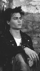Jun 17, 2020 · johnny depp was born john christopher depp ii, in owensboro, kentucky, on june 9, 1963, to parents john and betty sue depp. Young Johnny Depp 90s