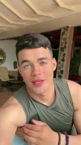 Emotional Expressions in Outdoor Conversations