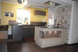 Viele monteurzimmer in bad tölz bieten eine eigene küche an. Rempp Musterkuche Moderne Kuche In Beton Optik Ausstellungskuche In Bad Tolz Von Kuchenzentrum Oberland Bad Tolz Moderne Kuche Musterkuchen Kuche