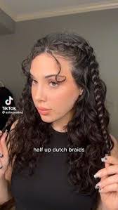 Mariah Silva's Instagram, Twitter & Facebook