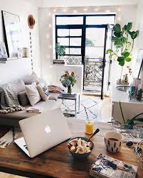 Cute Apartment Bedroom Ideas You Will Love 01 Diyhomedecorcollege Small Apartment Decorating Apartment Room Apartment Decor