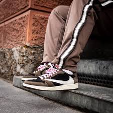 Jordan 1 Mid Se White Black Red Spruce Gs Cactus Jack In Sicko Mode We Looked At The History Of Nike X Travisscott Sneaker Collabs Including This Ai Sneakers Men Fashion Air Jordans Air Jordan Shoes