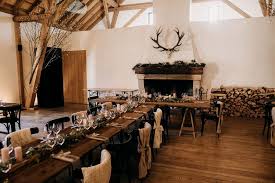 Nachhaltig Heiraten Nachhaltige Winterhochzeit Hochzeit Im Winter Heiraten Im Winter Rustikale Winterhochzeit Deko In 2020 Winterhochzeit Rustikal Hochzeit