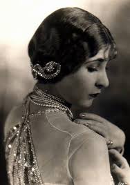 Etta Lee介绍_图片_作品-猫眼电影