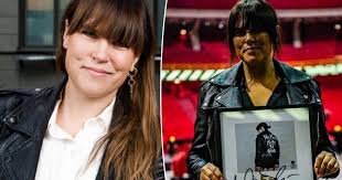 Mia skäringer sprider ljus i mörkret och skriver träffande om näthatet som drabbat pojken i åhléns reklamkampanj. Mia Skaringer Och Avig Maria No More Fucks To Give Slar Rekord I Globen