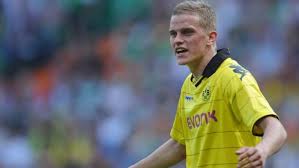 1.86 m (6 ft 1 in). Bundesliga Sven Bender Borussia Dortmund Profile