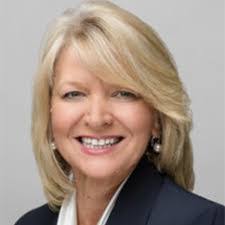 Karen Paris's Instagram, Twitter & Facebook