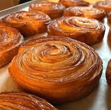 Kouign Amann One Of These Guys Is Sure To Make Your Monday Bearable Lunecroissant Sweet Bakery Stollen Recipe Breakfast Pastries