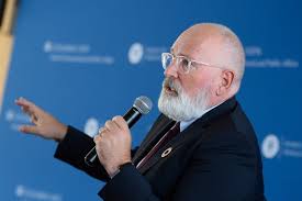 Claudia Lacey (@LaceyClaudia)