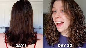 HOW TO TRANSITION TO NATURALLY CURLY HAIR (WITHOUT THE BIG CHOP)