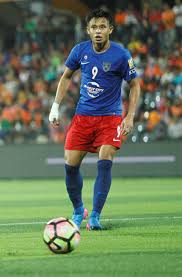 Selepas berakhir 13 perlawanan yang sukar, dengan perubahan drastik melibatkan pemain import sri pahang, dollah salleh akhirnya mendedahkan. Jdt Sentiasa Curi Pemain Star Dari Negeri Lain Untuk Kekalkan Dominasi Soscili