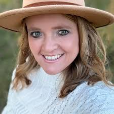 Happy Halloween! Whether you make it spooky, scary, or silly, we hope you  have an awesome day. 💚🎃💚