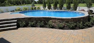 Installation D Une Piscine Semi Enterree Avantages Prix Et Devis