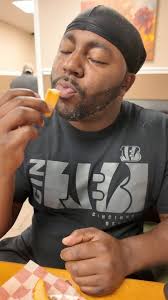 Steak & Mexican cheddar bloomer toastie with a cheese topping, with  caramelised onion chutney & American style mustard. 😜👊