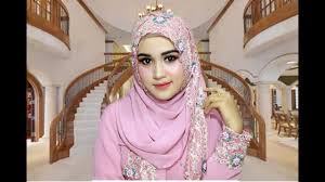 Kumpulan kolekasi mengenai contoh desain model gambar dan foto baju kebaya muslim untuk akad nikah dan pengantin yang dapat anda jadikan sebagai bahan pandangan dalam memilih baju pernikahan atau wedding dress busana muslim anda sesuai dengan tren terbaru baju muslim model sekarang untuk para perempuan dan wanita muslimah. Tutorial Make Up One Brand Wardah Dan Hijab Pesta Mewah Youtube