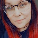 Holli Bledsoe's Instagram, Twitter & Facebook