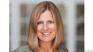 Amy Burr's Instagram, Twitter & Facebook