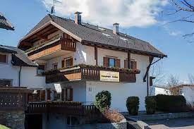 Godetevi la vostra vacanza in uno dei nostri 4 appartamenti con arredamento di lusso e una fantastica vista panoramica nel residence a riscone vicino brunico. I Piu Bei Appartamenti E Chalet A Riscone Al Plan De Corones