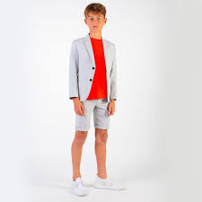 Joli bermuda garçon jean avec motif feuilles. Epingle Par Leticia Araujo Sur Kid Vetement Enfant Short En Jean Veste Blazer