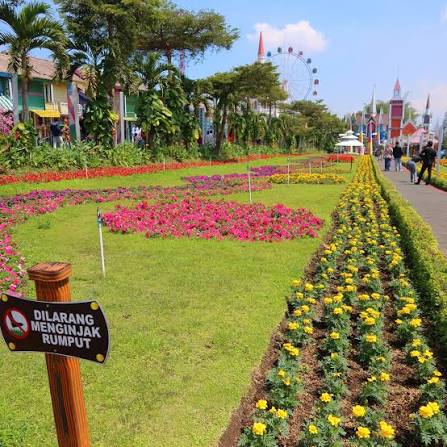 Menitip moment liburan disini — florawisata santerra de laponte malang  ‍♂️