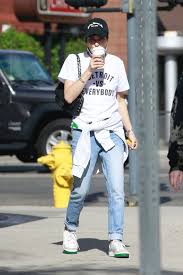 Selma blair has some serious acting cred. Selma Blair At A Gas Station In Los Angeles 11 01 2020 Hawtcelebs