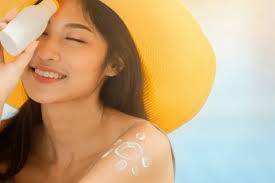 Sử dụng kem chống nắng sao cho đúng cách: Hướng dẫn chi tiết từ chuyên gia  da liễu