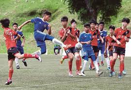 Selain itu ada banyak juga kompetisi sepak bola yang di adakan, baik itu di. Bila Kalah Banyak Tangan Tuding Jari
