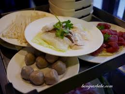 We decided to head over to harbor steamboat for some good old pork bone soup. Harbour Steamboat Sri Petaling Bangsar Babe